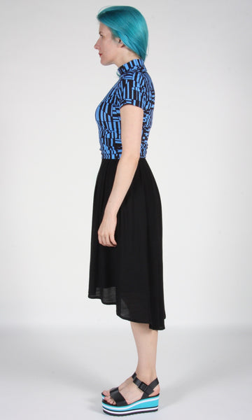 RN1469 - L - Shama Top - Violet/Black Shards