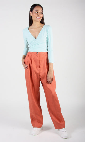 RN1518 - M - Crescentchest Top - Seafoam