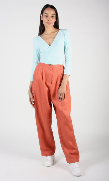 RN1518 - M - Crescentchest Top - Seafoam