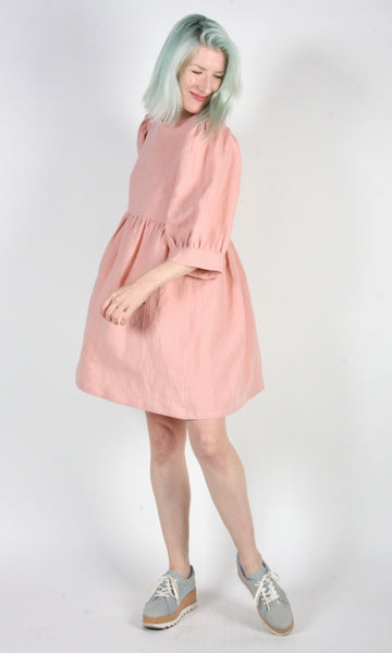RN1321 - XL - Devil Downhead Dress - Peach