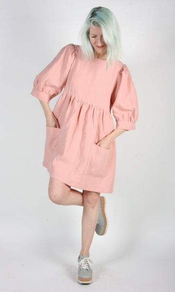 RN1321 - XL - Devil Downhead Dress - Peach