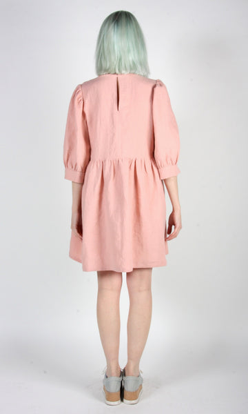 RN1321 - XL - Devil Downhead Dress - Peach