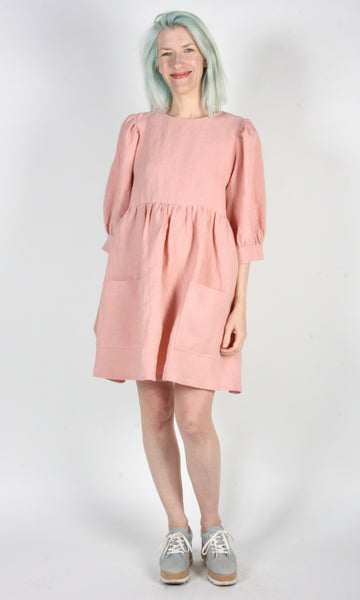 RN1321 - XL - Devil Downhead Dress - Peach
