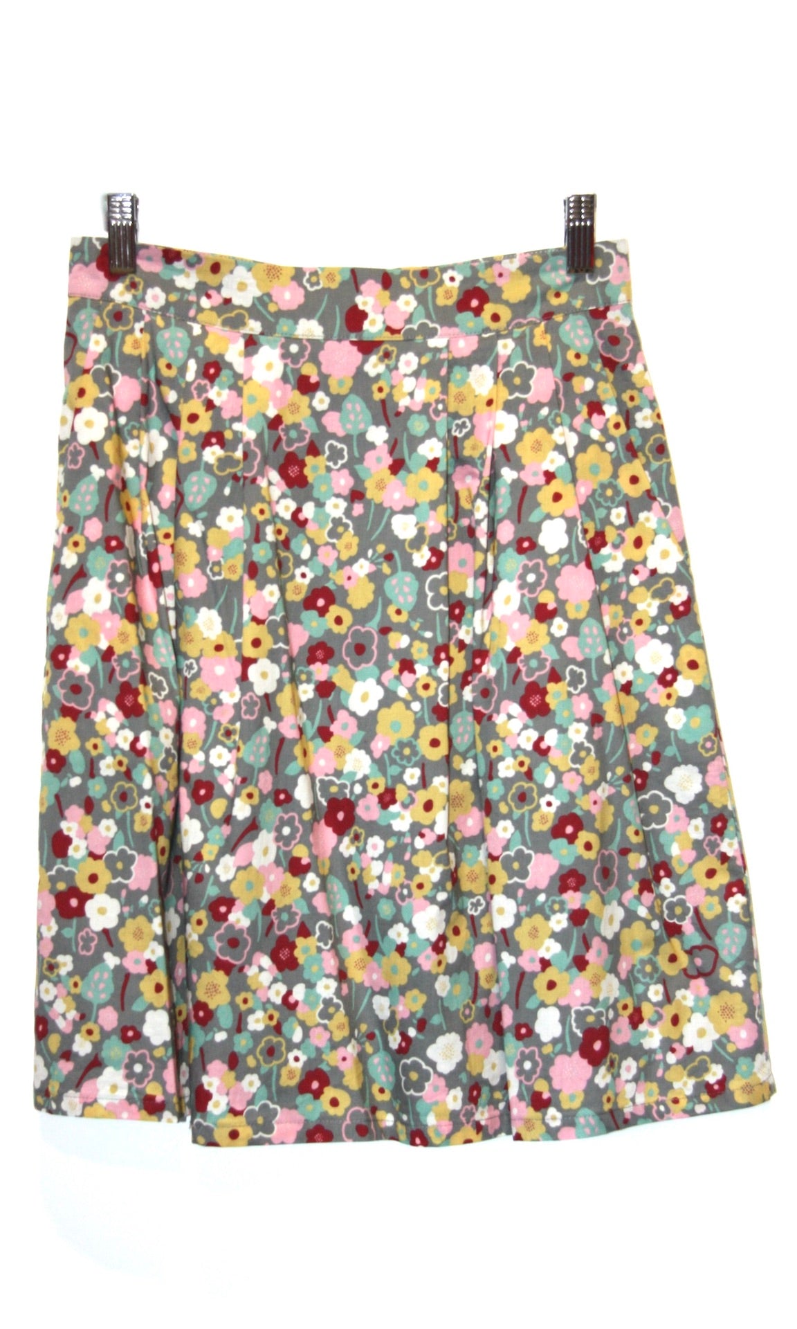 RN476 - 8 - Schiffornis Skirt - Grey London Floral