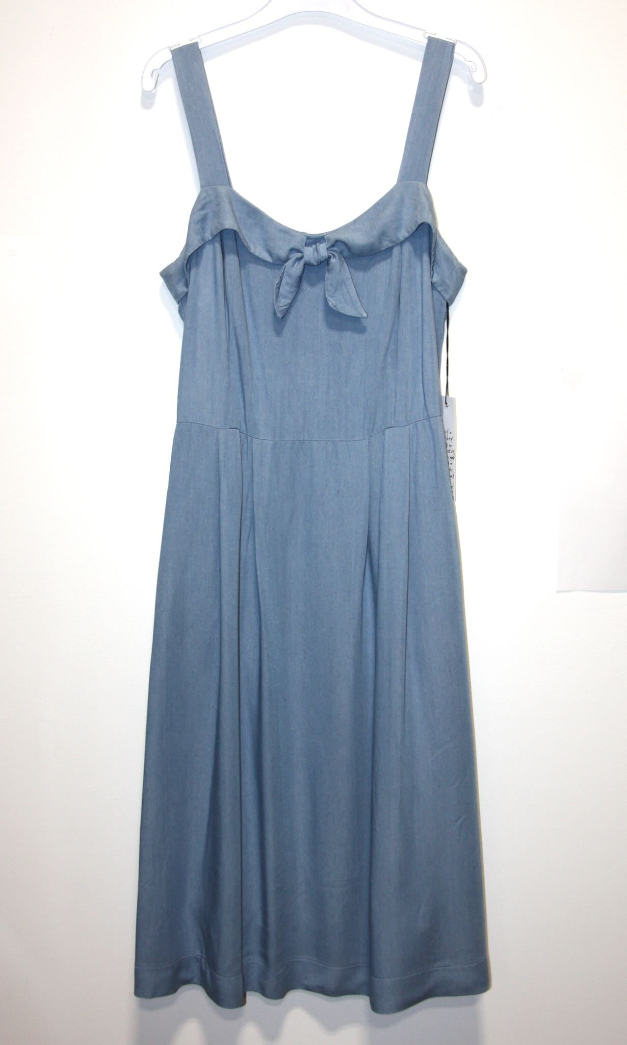 RN1528 - 10 - Sabrewing Dress - Light Wash