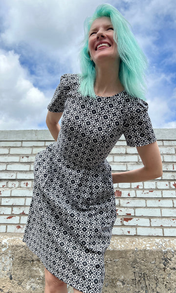 Buttonquail Dress - Quatrefoil