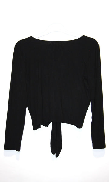 RN1631 - M - Crescentchest Top - Black