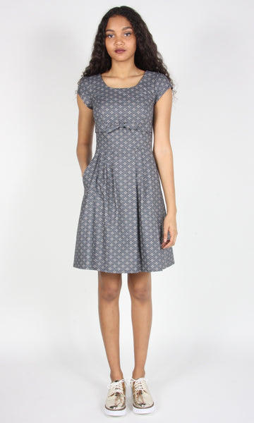 RN1019 - 4 - Peppershrike Dress - Grey