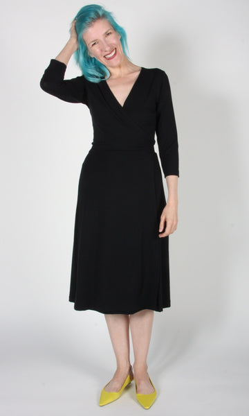 RN1369 - M - Spoonbill Dress - Black