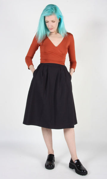 RN1606 - M - Crescentchest Top - Burnt Orange