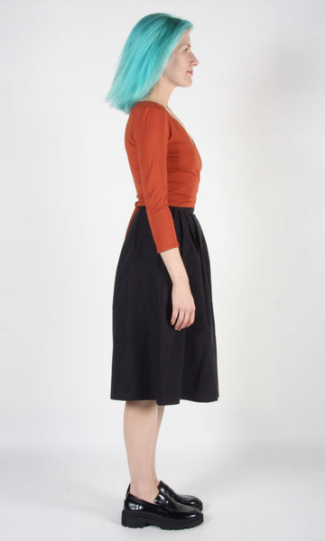 RN1606 - M - Crescentchest Top - Burnt Orange