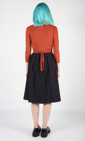 RN1606 - M - Crescentchest Top - Burnt Orange