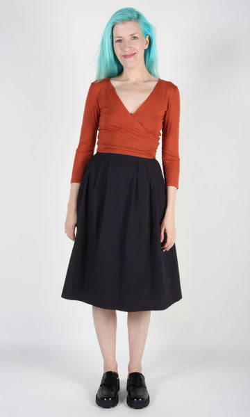 RN1606 - M - Crescentchest Top - Burnt Orange