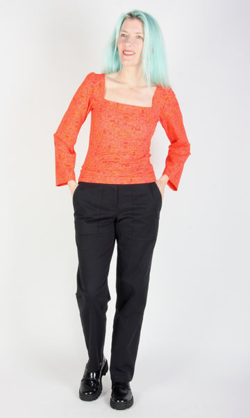 RN1603 - XS - Whiptail Top - Strawberry Skunks